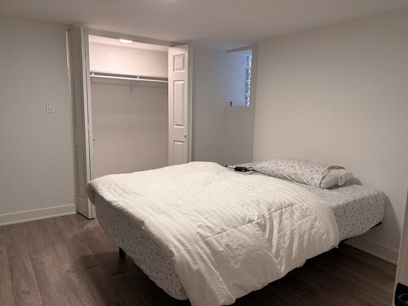 7804 S Paxton Avenue Chicago IL 60649