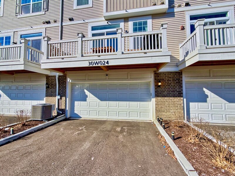 30 Brayman Court Warrenville IL 60563