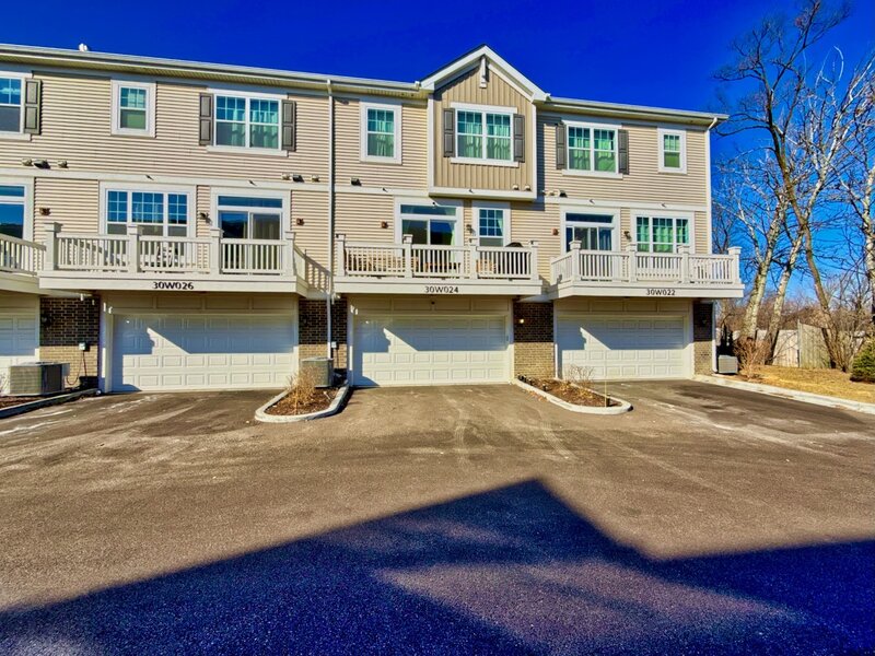 30 Brayman Court Warrenville IL 60563