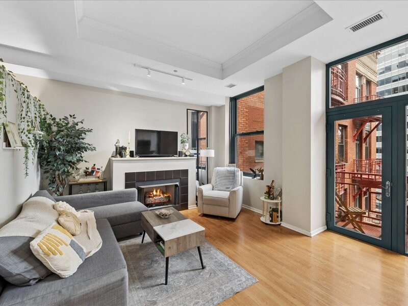 208 W Washington Street Chicago IL 60606