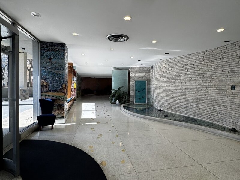 6301 N Sheridan Road Chicago IL 60660