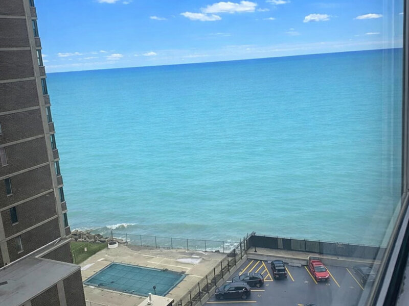 6301 N Sheridan Road Chicago IL 60660