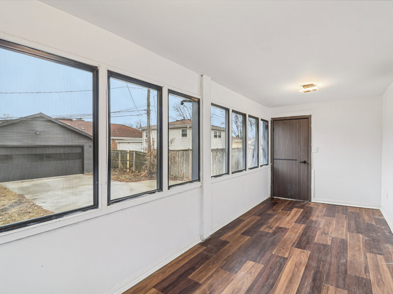 1509 Center Street Des Plaines IL 60018
