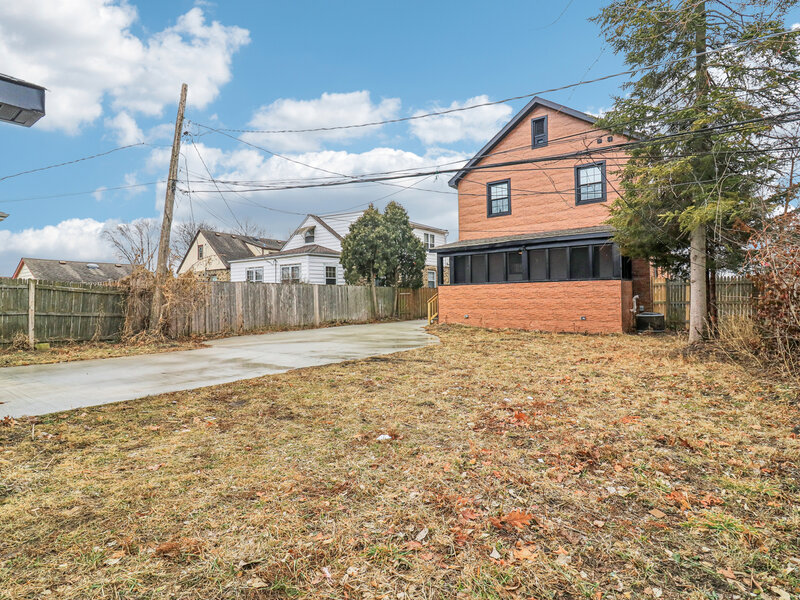 1509 Center Street Des Plaines IL 60018