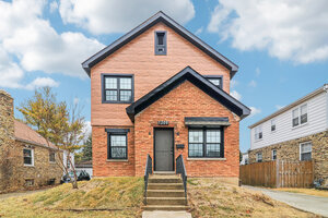 1509 Center Street