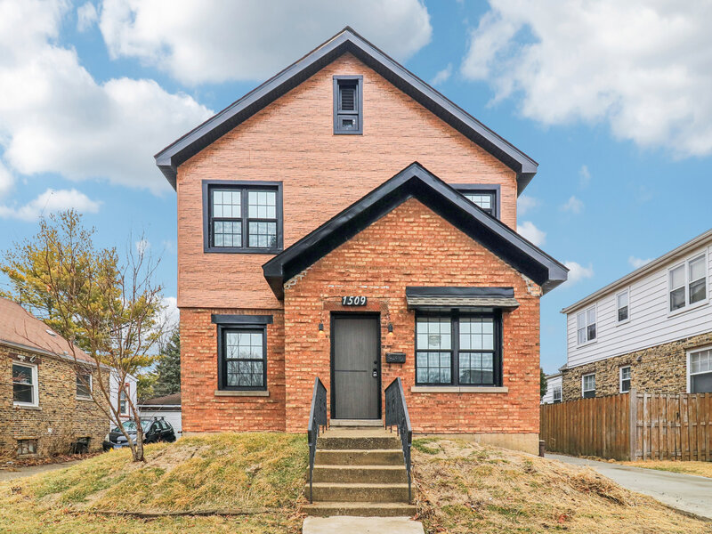1509 Center Street Des Plaines IL 60018