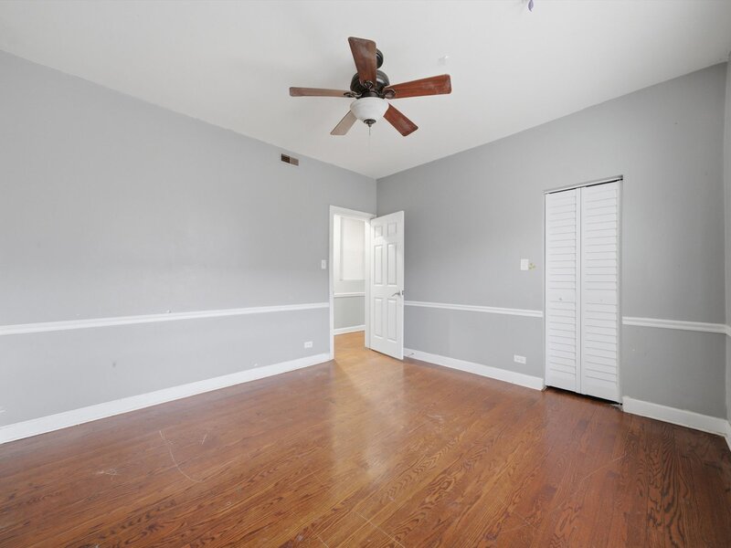 7601 S Essex Avenue Chicago IL 60649