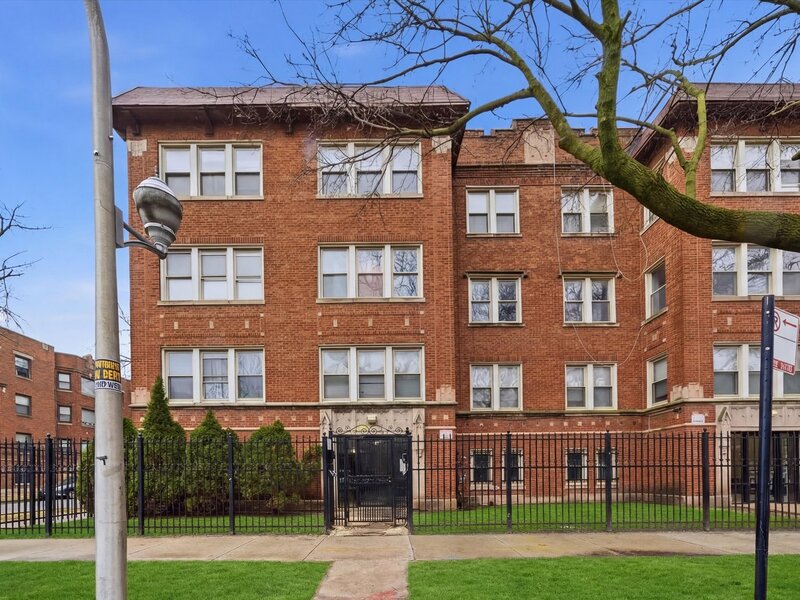 7601 S Essex Avenue Chicago IL 60649