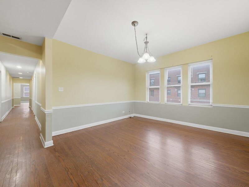 7601 S Essex Avenue Chicago IL 60649