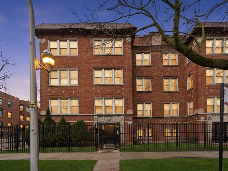 7601 S Essex Avenue Chicago IL 60649