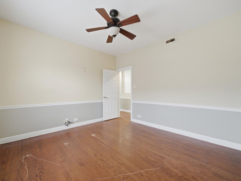 7601 S Essex Avenue Chicago IL 60649