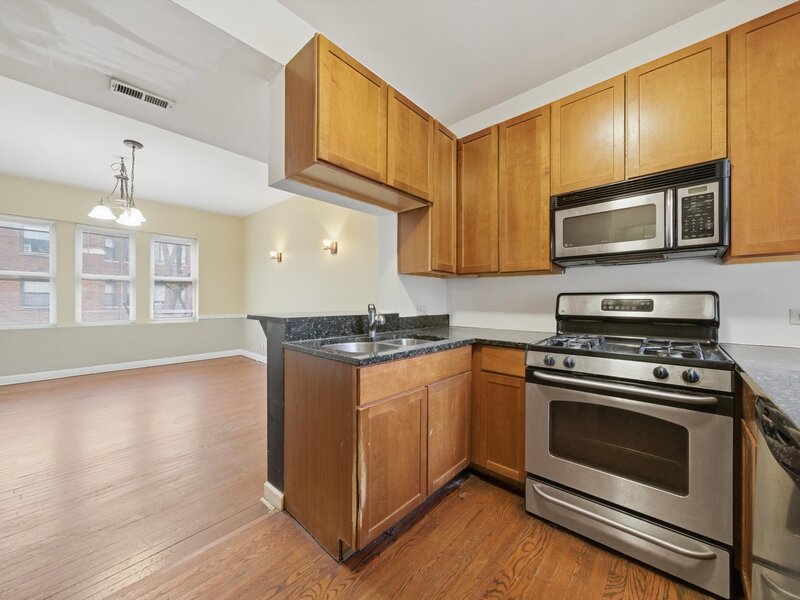 7601 S Essex Avenue Chicago IL 60649