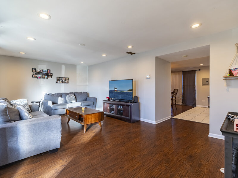 13415 S Mackinaw Avenue Chicago IL 60633