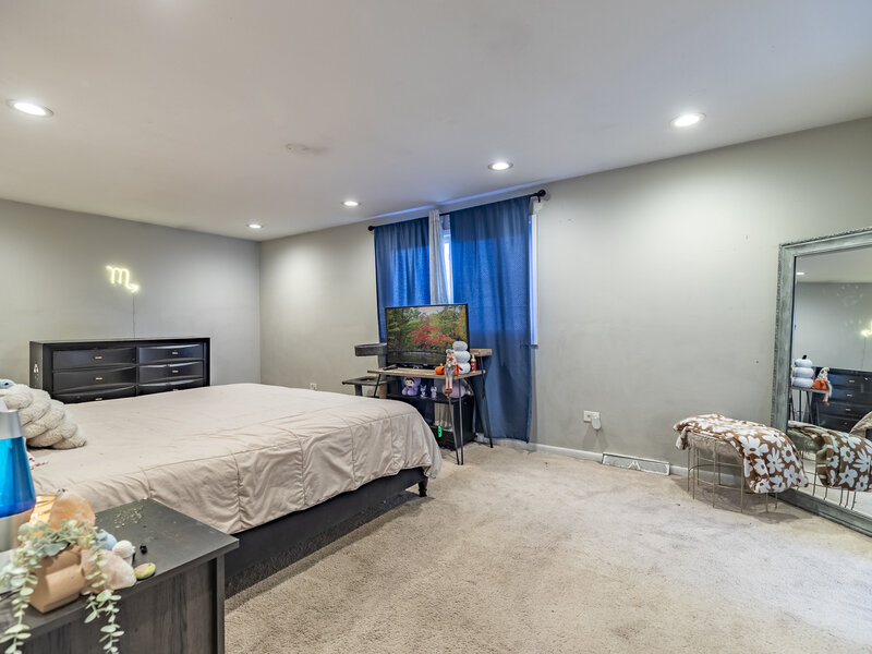13415 S Mackinaw Avenue Chicago IL 60633