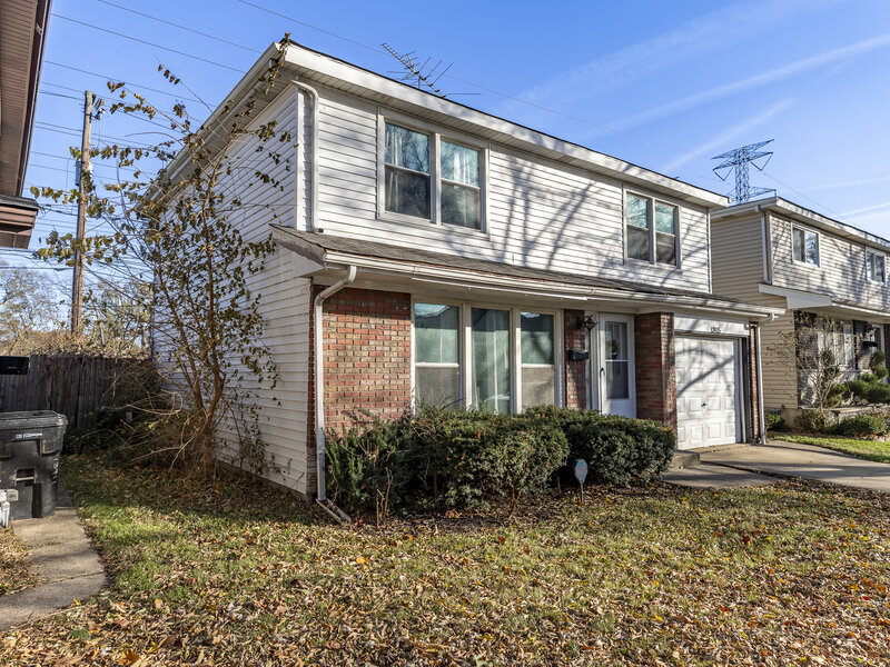 13415 S Mackinaw Avenue Chicago IL 60633