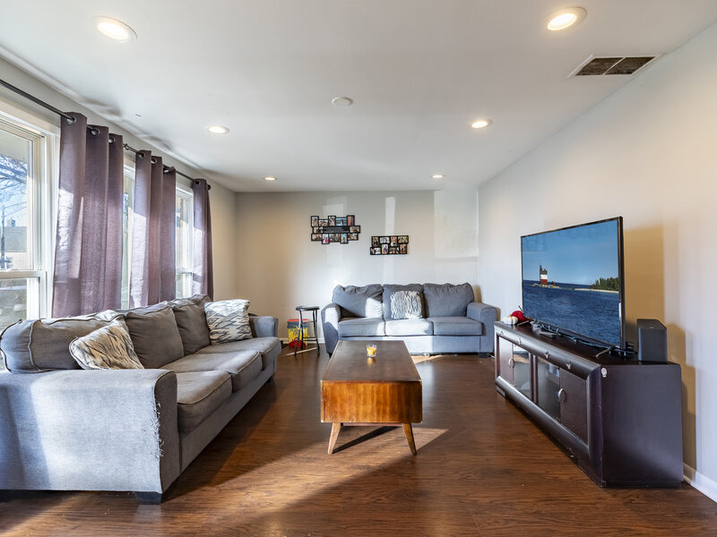 13415 S Mackinaw Avenue Chicago IL 60633