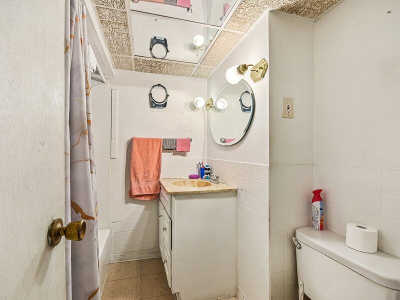 2850 E 94th Street Chicago IL 60617