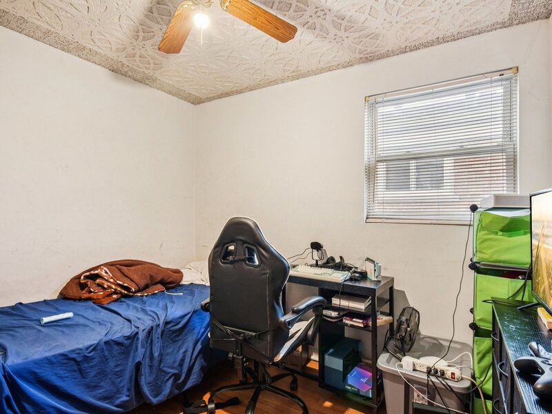 2850 E 94th Street Chicago IL 60617