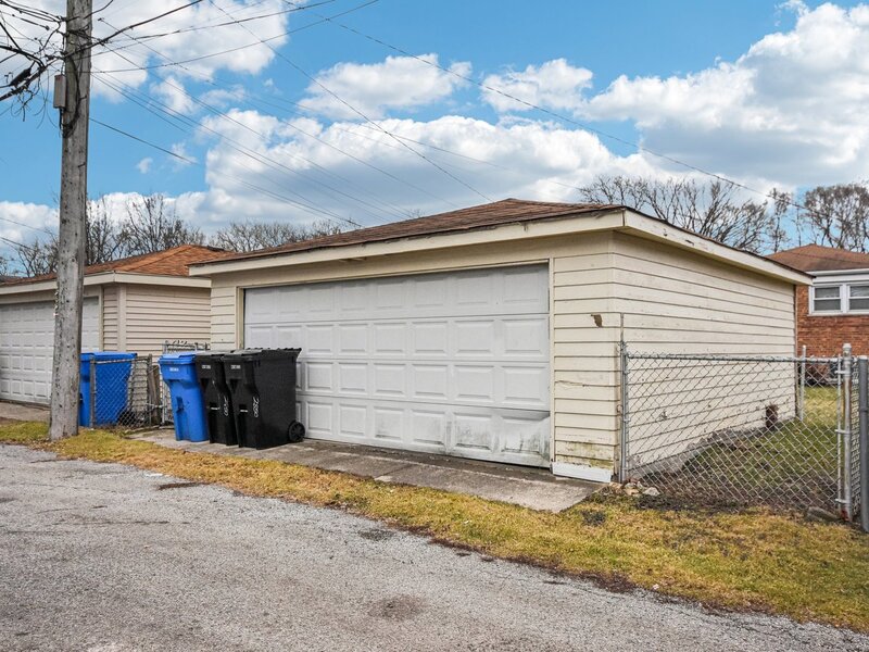 2850 E 94th Street Chicago IL 60617