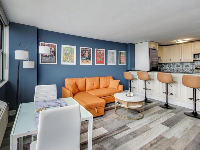 5740 N Sheridan Road Chicago IL 60660