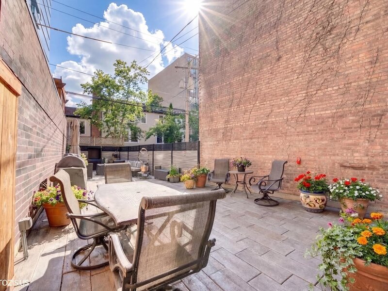461 W Melrose Street Chicago IL 60657
