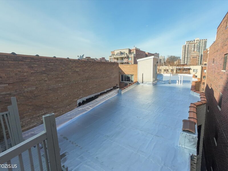 461 W Melrose Street Chicago IL 60657