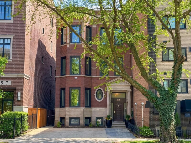 461 W Melrose Street Chicago IL 60657