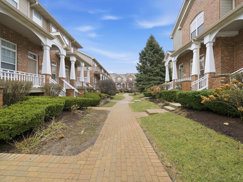 1160 Longwood Drive Lisle IL 60532