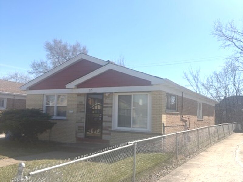 715 E 155th Court Phoenix IL 60426