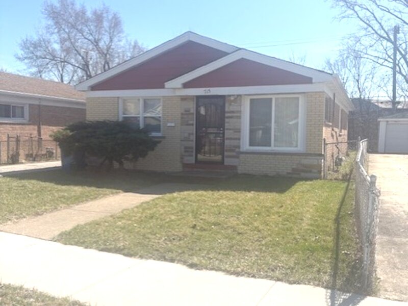 715 E 155th Court Phoenix IL 60426