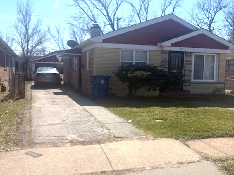 715 E 155th Court Phoenix IL 60426