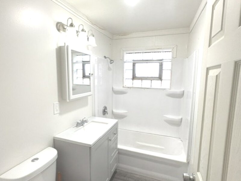 715 E 155th Court Phoenix IL 60426
