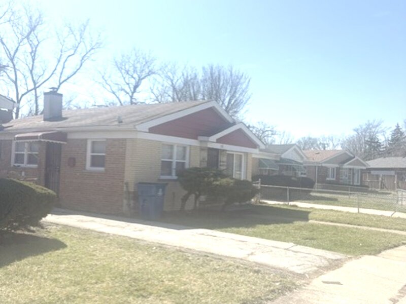715 E 155th Court Phoenix IL 60426