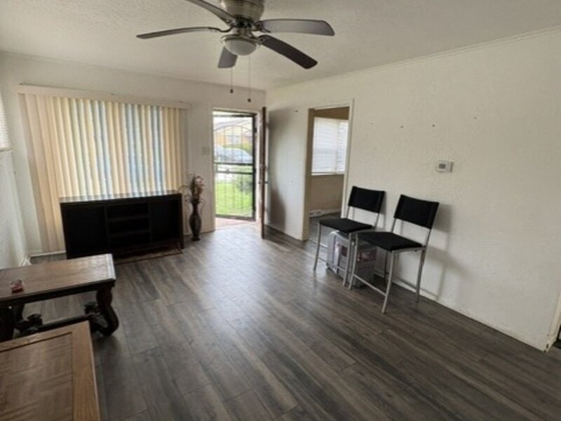 715 E 155th Court Phoenix IL 60426