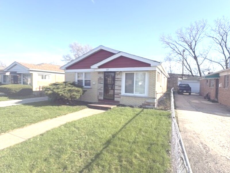 715 E 155th Court Phoenix IL 60426