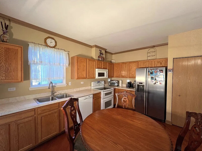 752 S Parkside Drive Round Lake IL 60073