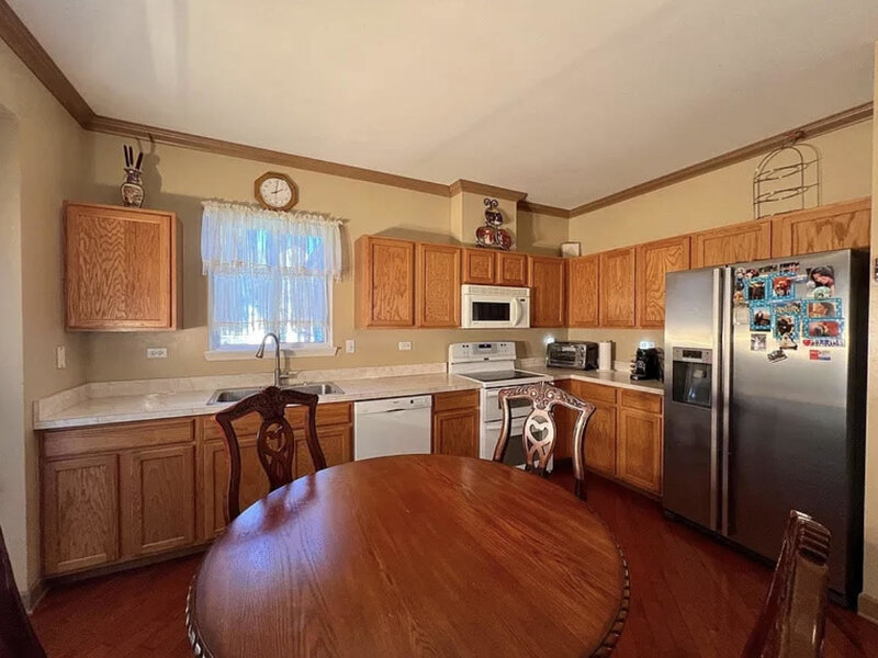 752 S Parkside Drive Round Lake IL 60073