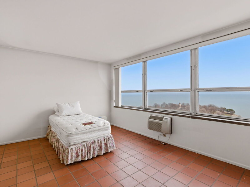 5530 S Shore Drive Chicago IL 60637