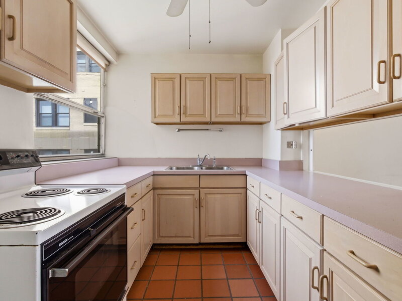 5530 S Shore Drive Chicago IL 60637