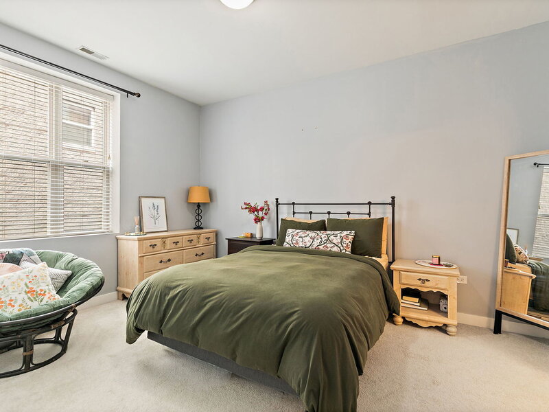2342 W Bloomingdale Avenue Chicago IL 60647