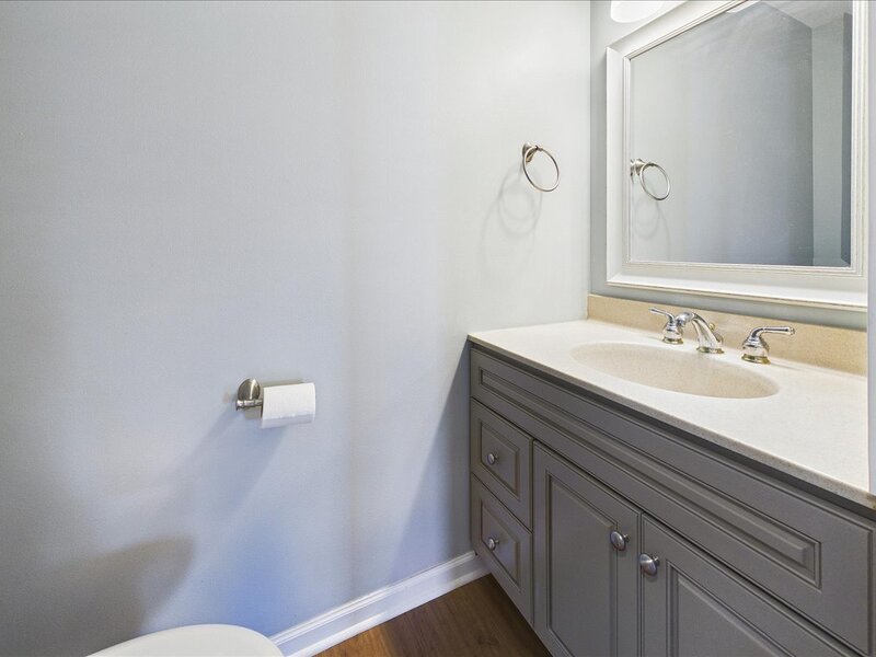 209 Mooregate Trail Hawthorn Woods IL 60047