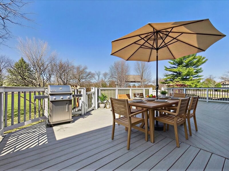 209 Mooregate Trail Hawthorn Woods IL 60047
