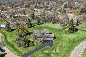 Photo of 209 Mooregate Trail Hawthorn Woods IL 60047