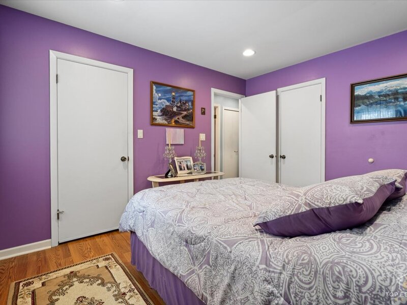 1375 N Whispering Springs Circle Palatine IL 60074