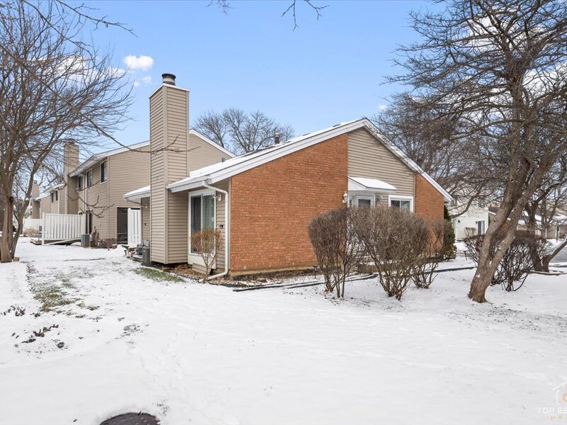 1375 N Whispering Springs Circle Palatine IL 60074