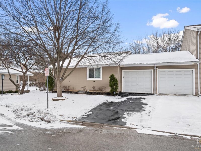 1375 N Whispering Springs Circle Palatine IL 60074