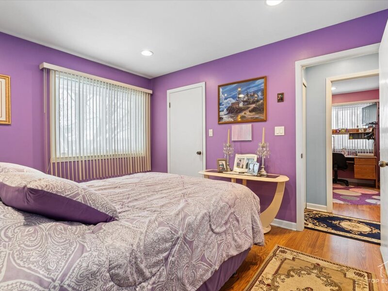 1375 N Whispering Springs Circle Palatine IL 60074