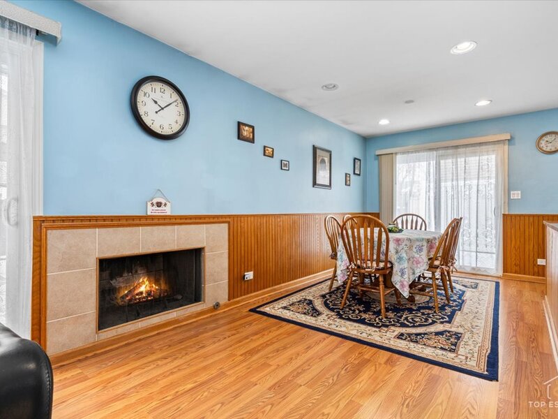 1375 N Whispering Springs Circle Palatine IL 60074