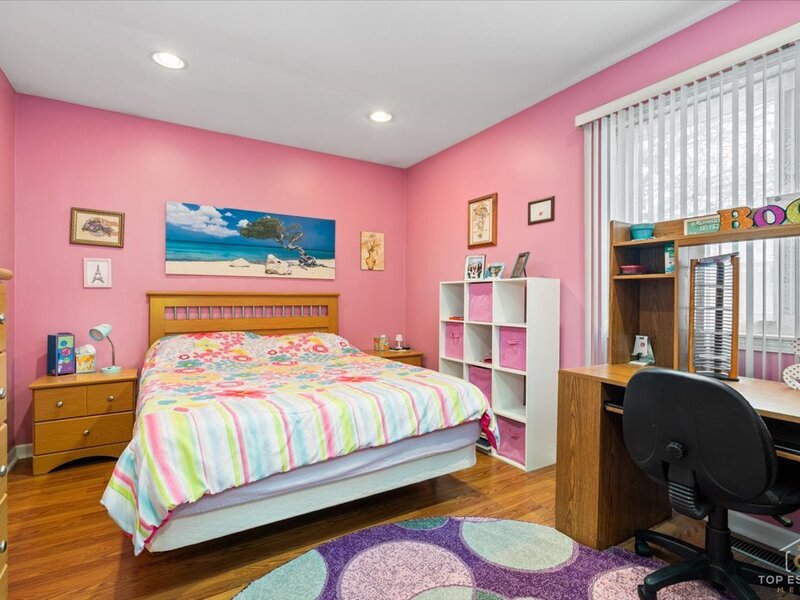 1375 N Whispering Springs Circle Palatine IL 60074