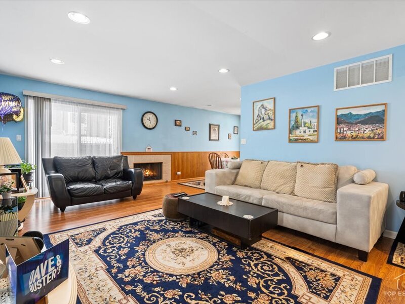 1375 N Whispering Springs Circle Palatine IL 60074